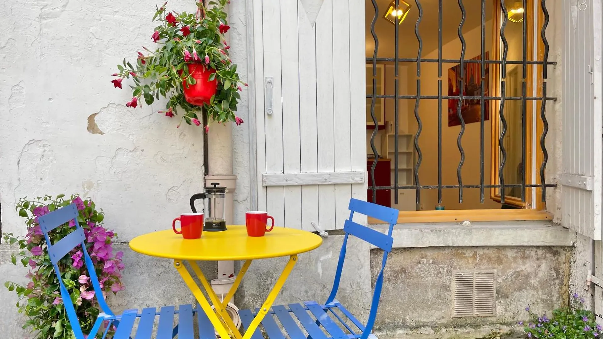 Heart Of Montmartre Cute & Cozy Apartment Paris